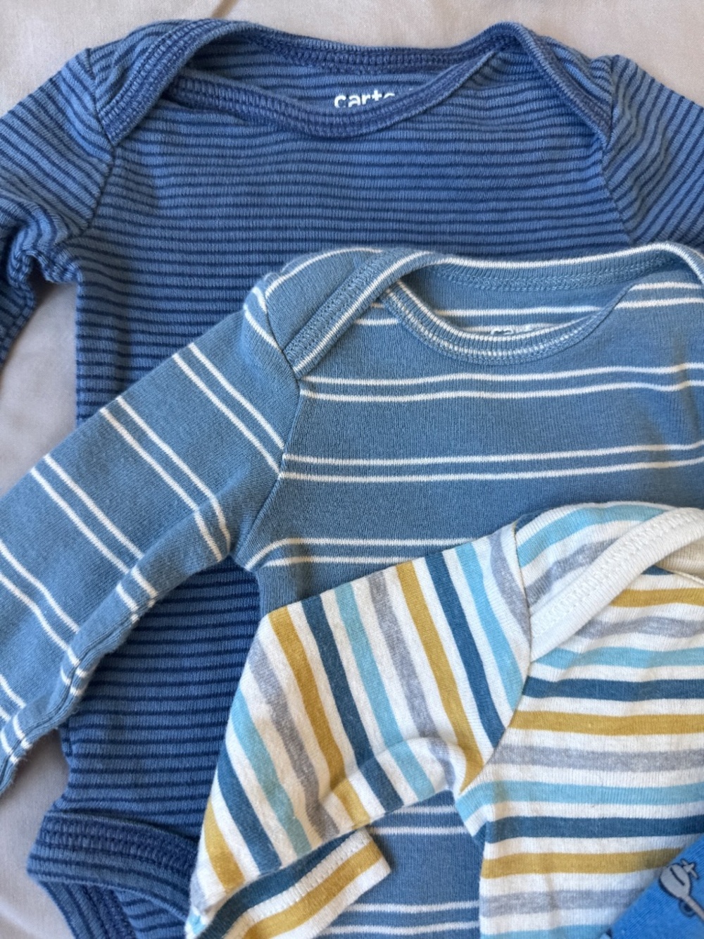 Newborn Boys Long-sleeve bodysuits Carter’s and Gerber - Picture 4 of 5
